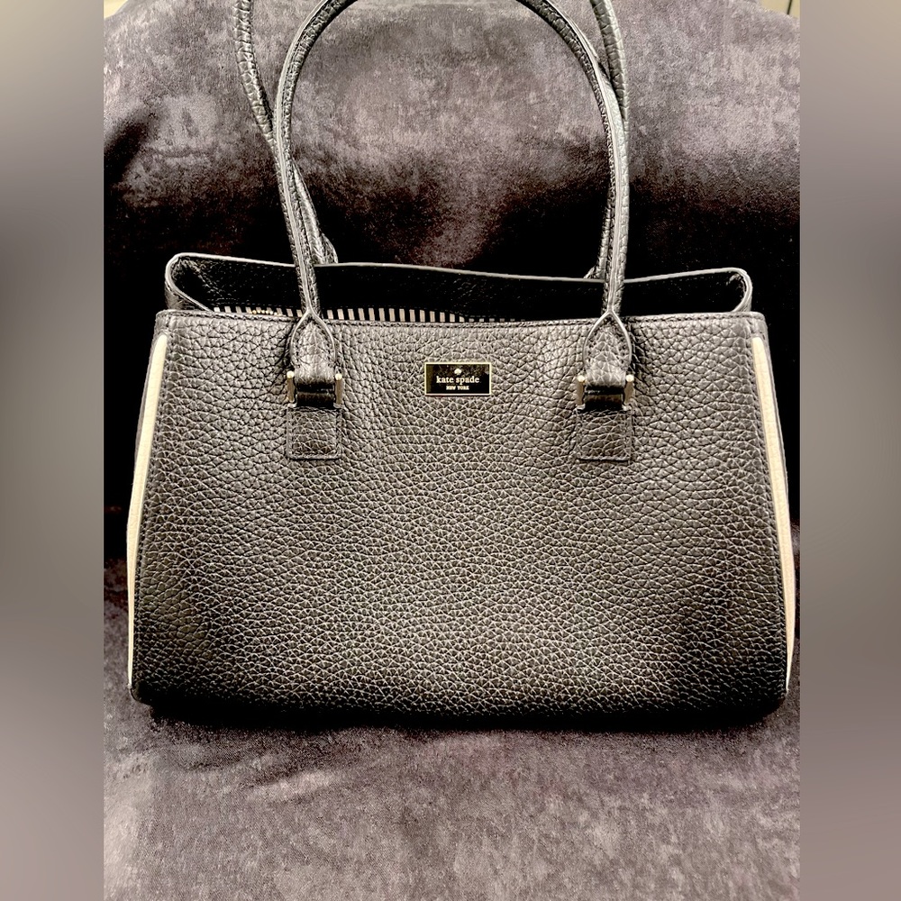 Black Kate Spade purse